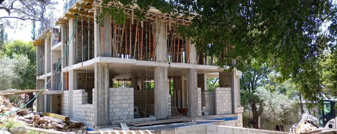 Foundation and reinforced concrete framework construction phase — Bassel Abou Shakra villa Ammatour El Chouf Group Four