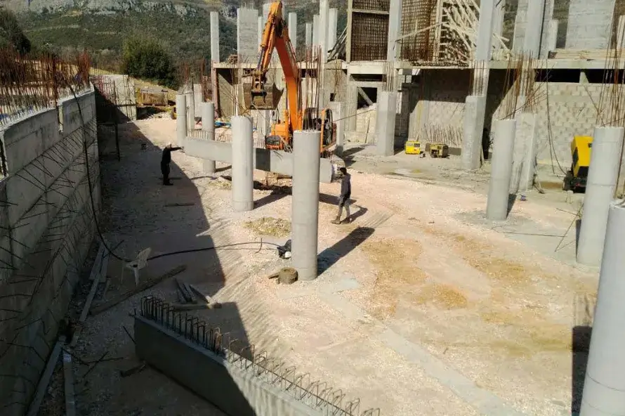 Structural framework phase — Kamil Bou Ghanem Ramliyeh Group Four