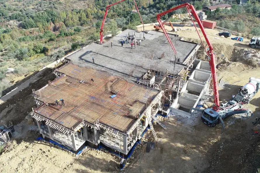 Multi-floor construction progress — Kamil Bou Ghanem Aley Group Four