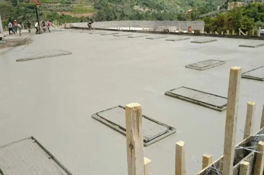 Upper floor construction — Kamil Bou Ghanem Aley Group Four